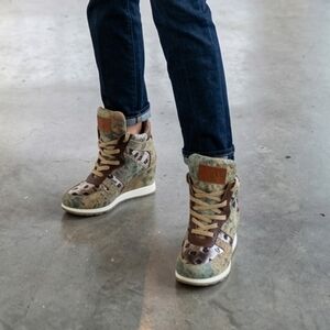 𝅺AUSTRALIA Lux Collective Glamour Booties EUC ❤️